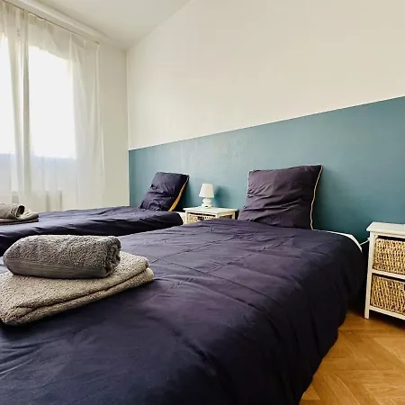 Maison Mitoyenne Au Calme Quartier De La Pironniere 4 Pers *
