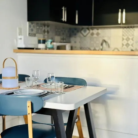 Maison Mitoyenne Au Calme Quartier De La Pironniere 4 Pers 펜션