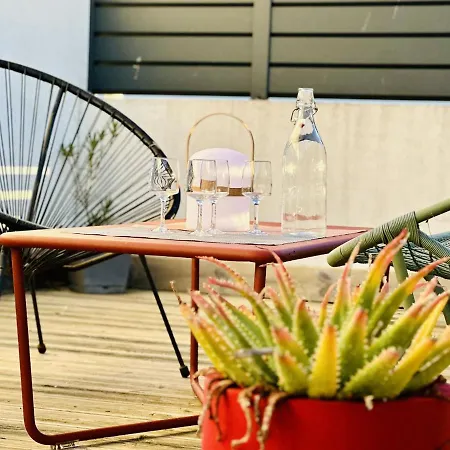 Casa de Férias Maison Mitoyenne Au Calme Quartier De La Pironniere 4 Pers *